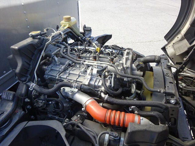 三菱ふそうキャンターアルミバン小型（2t・3t）[写真23]