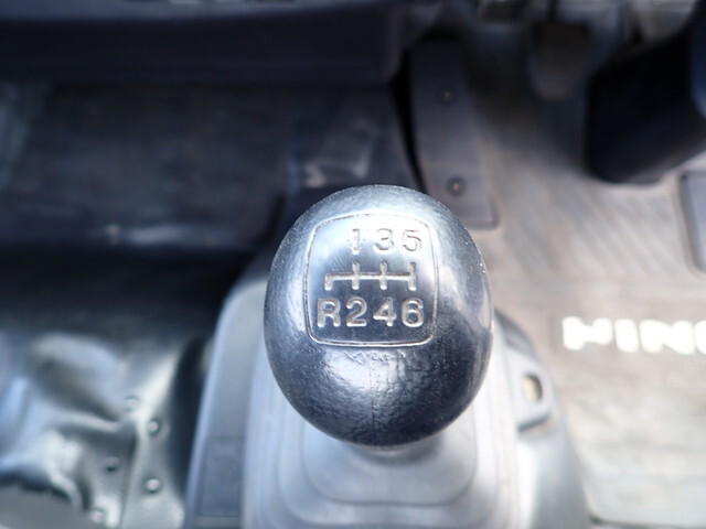 日野レンジャー平ボディ中型（4t）[写真33]