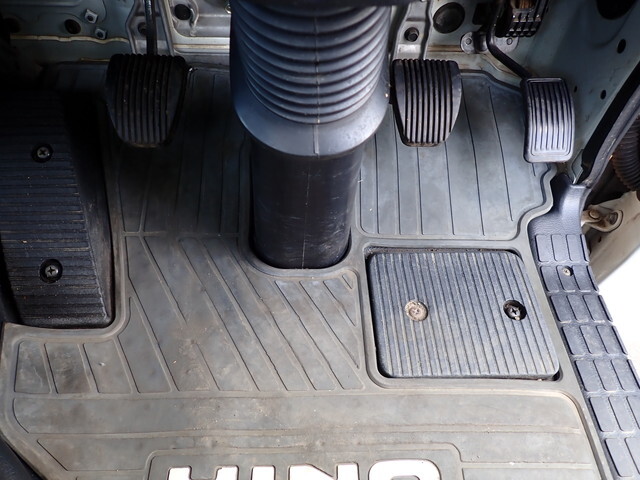 日野レンジャー平ボディ中型（4t）[写真34]