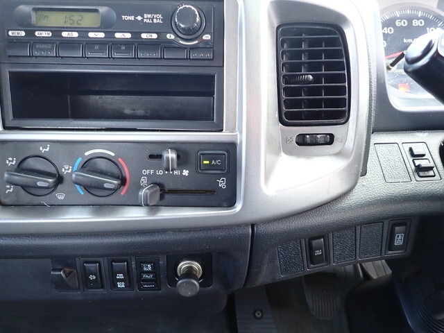 日野レンジャー平ボディ中型（4t）[写真35]