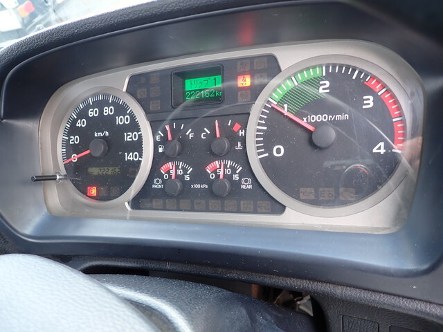 日野レンジャー平ボディ中型（4t）[写真36]