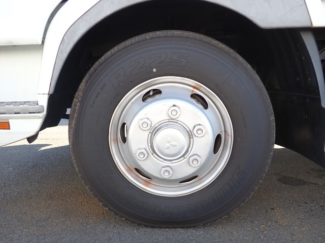 三菱ふそうファイター平ボディ中型（4t）[写真23]