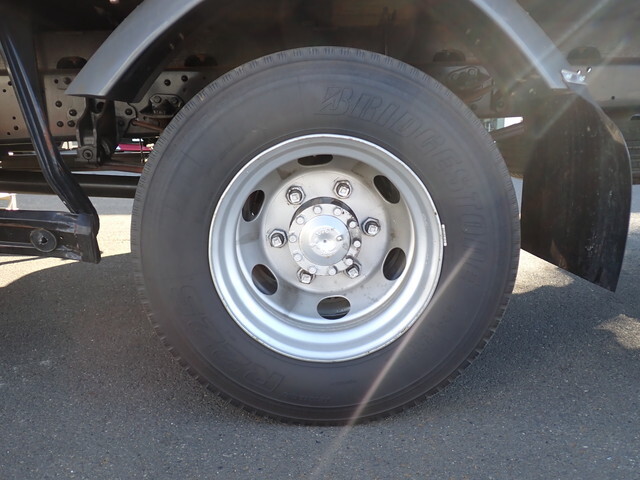 三菱ふそうファイター平ボディ中型（4t）[写真24]