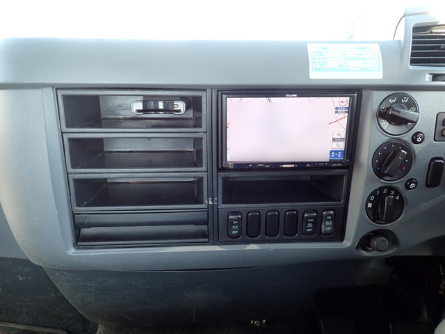 三菱ふそうファイター平ボディ中型（4t）[写真32]