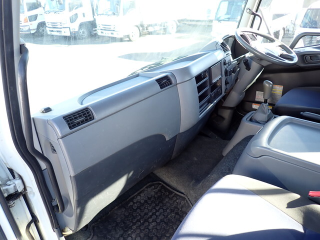 三菱ふそうファイター平ボディ中型（4t）[写真35]