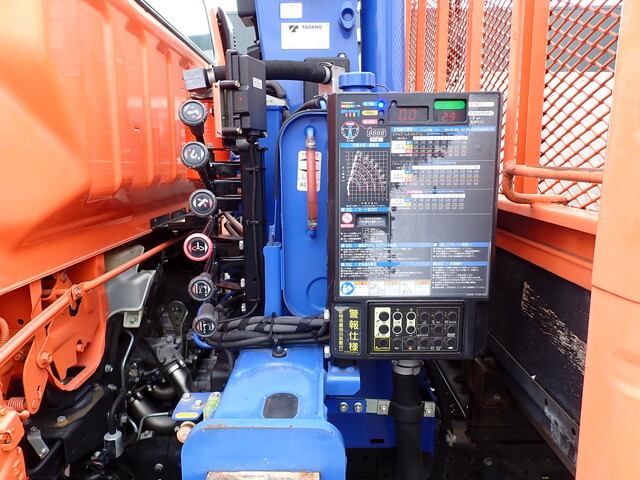 三菱ふそうキャンタークレーン4段小型（2t・3t）[写真22]