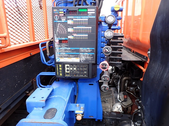 三菱ふそうキャンタークレーン4段小型（2t・3t）[写真23]