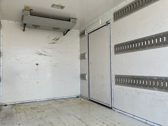 三菱ふそうキャンター冷凍車（冷蔵車）小型（2t・3t）[写真13]