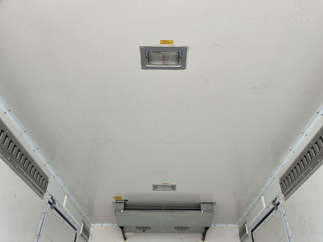 三菱ふそうキャンター冷凍車（冷蔵車）小型（2t・3t）[写真14]