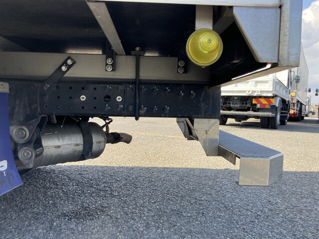 三菱ふそうキャンター冷凍車（冷蔵車）小型（2t・3t）[写真24]