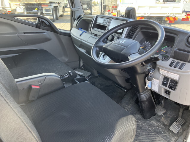 三菱ふそうキャンター冷凍車（冷蔵車）小型（2t・3t）[写真33]