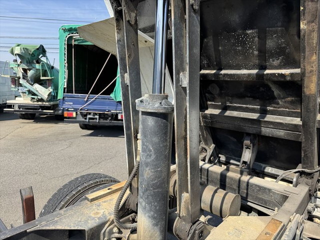 三菱ふそうファイターダンプ中型（4t）[写真10]