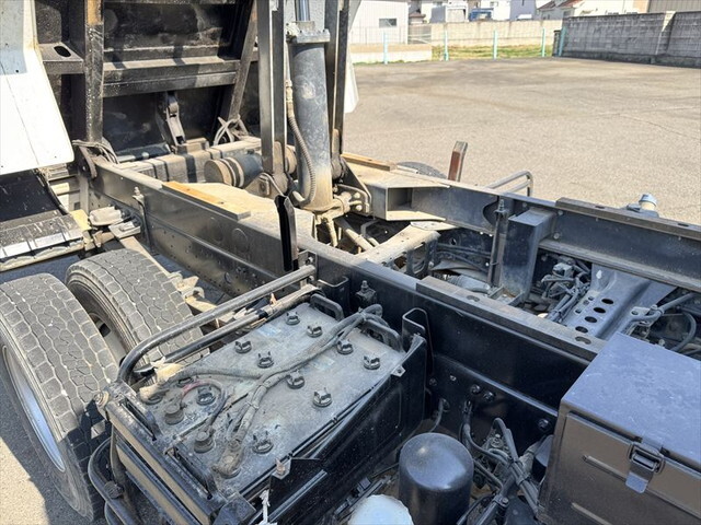 三菱ふそうファイターダンプ中型（4t）[写真12]