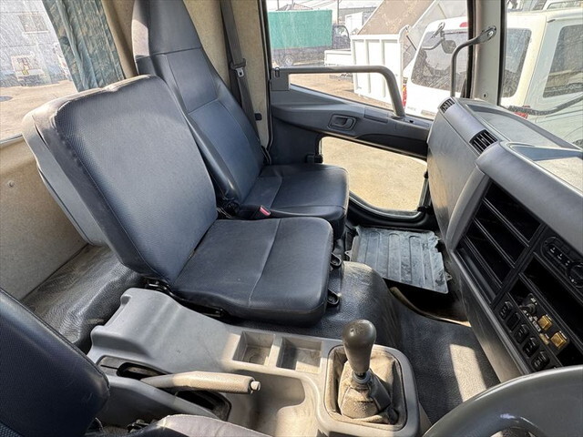 三菱ふそうファイターダンプ中型（4t）[写真16]