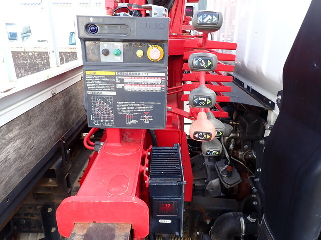 三菱ふそうキャンタークレーン3段小型（2t・3t）[写真23]