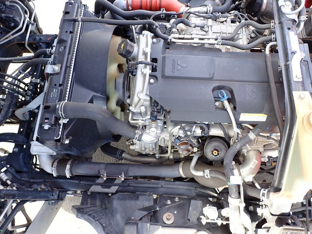 三菱ふそうキャンタークレーン3段小型（2t・3t）[写真25]