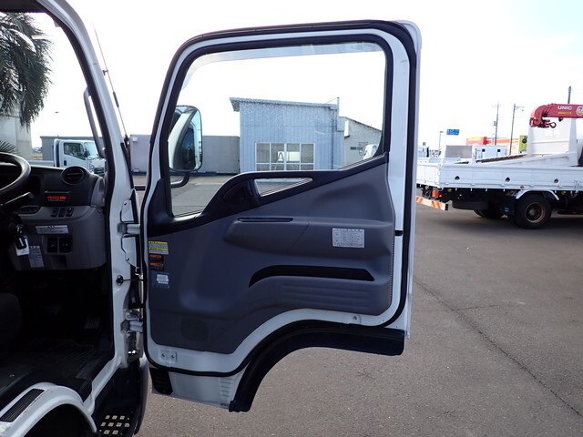 三菱ふそうキャンタークレーン3段小型（2t・3t）[写真29]