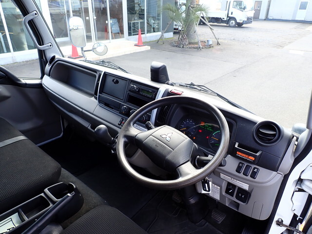 三菱ふそうキャンタークレーン3段小型（2t・3t）[写真31]