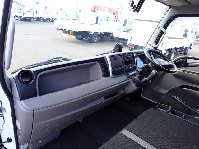 三菱ふそうキャンタークレーン3段小型（2t・3t）[写真34]