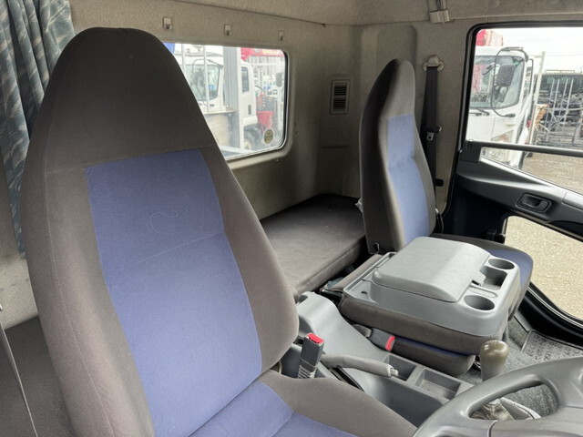 三菱ふそうファイタークレーン4段中型（4t）[写真13]