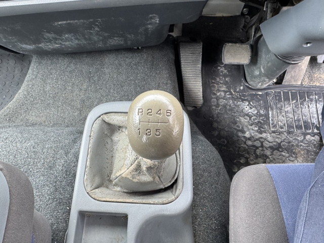 三菱ふそうファイタークレーン4段中型（4t）[写真16]