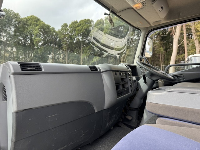 三菱ふそうファイタークレーン4段中型（4t）[写真19]