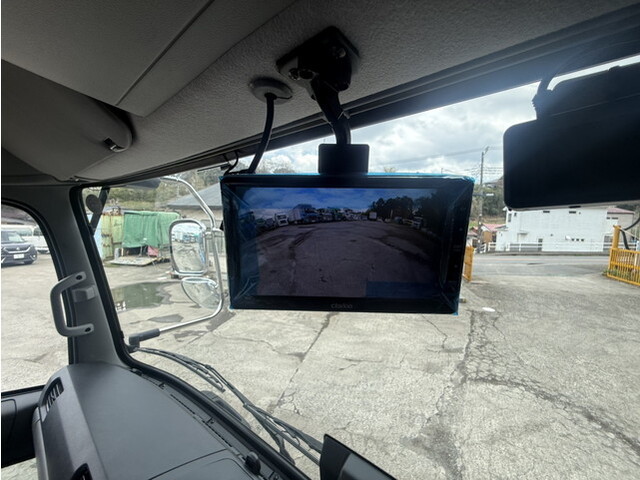 UDトラックスクオントレーラーヘッド（トラクターヘッド）大型（10t）[写真14]