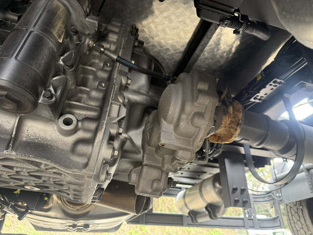 UDトラックスクオントレーラーヘッド（トラクターヘッド）大型（10t）[写真22]