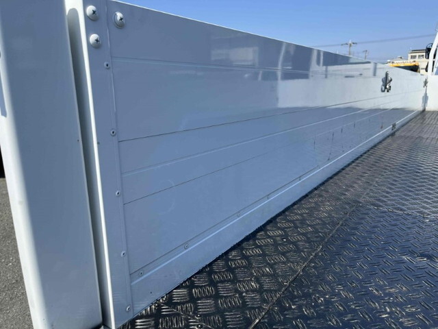 UDトラックスコンドルアルミブロック増トン（6t・8t）[写真10]