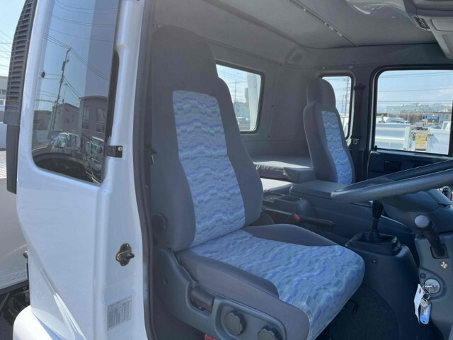 UDトラックスコンドルアルミブロック増トン（6t・8t）[写真32]