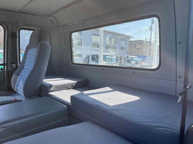 UDトラックスコンドルアルミブロック増トン（6t・8t）[写真40]