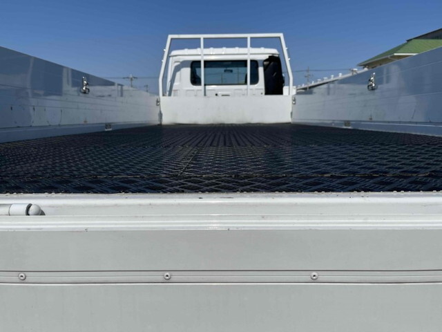 UDトラックスコンドルアルミブロック増トン（6t・8t）[写真09]