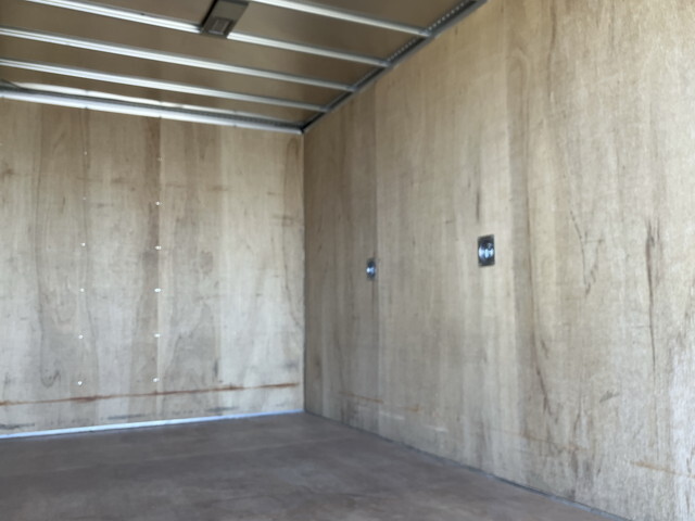 いすゞエルフアルミバン小型（2t・3t）[写真13]