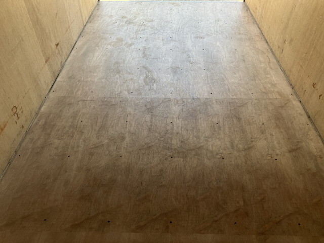 いすゞエルフアルミバン小型（2t・3t）[写真15]