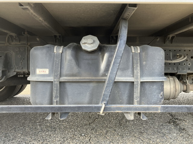 いすゞエルフアルミバン小型（2t・3t）[写真20]