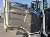 いすゞエルフアルミバン小型（2t・3t）[写真28]