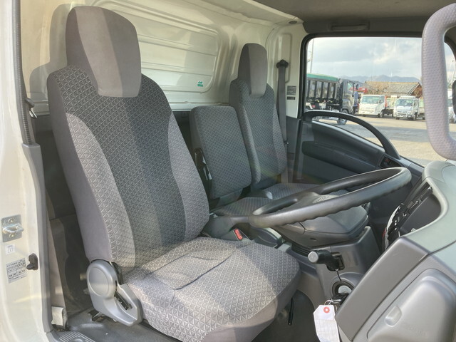 いすゞエルフアルミバン小型（2t・3t）[写真30]