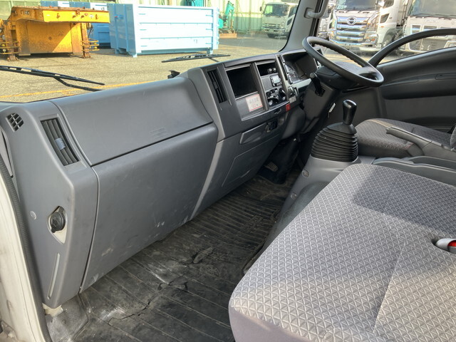 いすゞエルフアルミバン小型（2t・3t）[写真31]