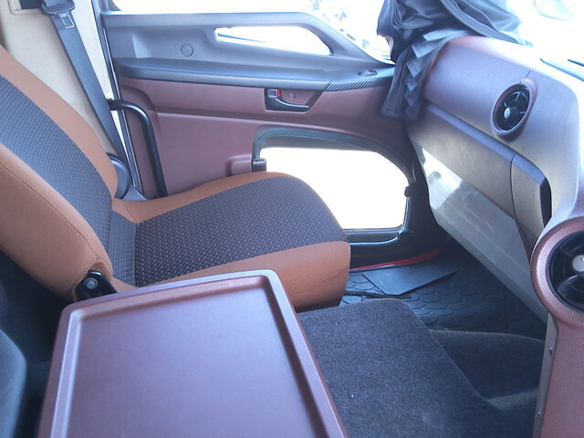 日野プロフィアアルミウイング大型（10t）[写真28]