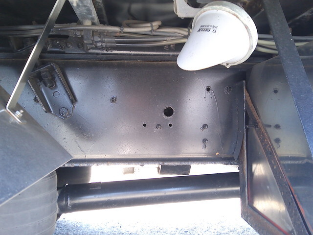 いすゞギガアルミウイング大型（10t）[写真14]