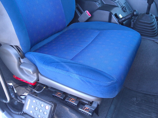 いすゞギガアルミウイング大型（10t）[写真25]