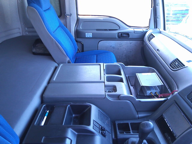 いすゞギガアルミウイング大型（10t）[写真27]