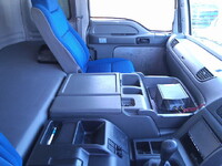 いすゞギガアルミウイング大型（10t）[写真28]