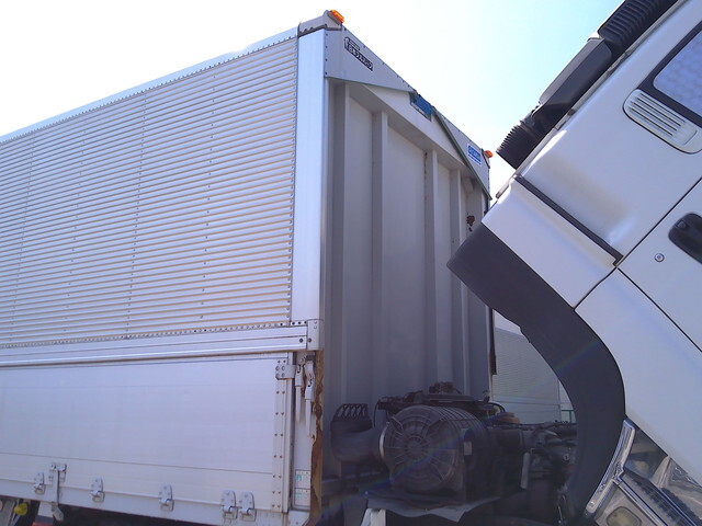 いすゞギガアルミウイング大型（10t）[写真34]