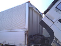 いすゞギガアルミウイング大型（10t）[写真35]