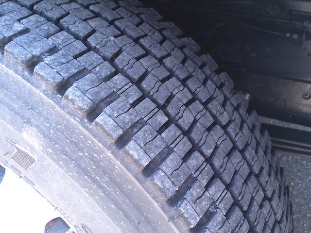 いすゞギガアルミウイング大型（10t）[写真08]