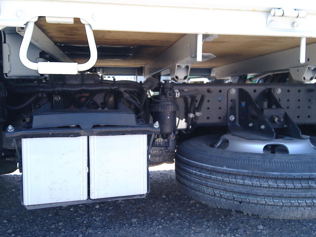 日野デュトロ平ボディ小型（2t・3t）[写真11]