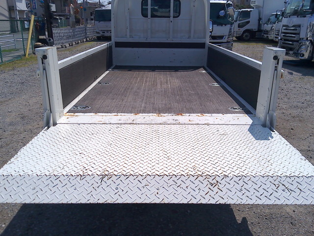 日野デュトロ平ボディ小型（2t・3t）[写真16]