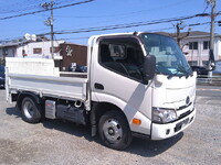 日野デュトロ平ボディ小型（2t・3t）[写真01]