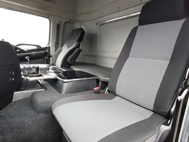 日野プロフィアトレーラーヘッド（トラクターヘッド）大型（10t）[写真22]